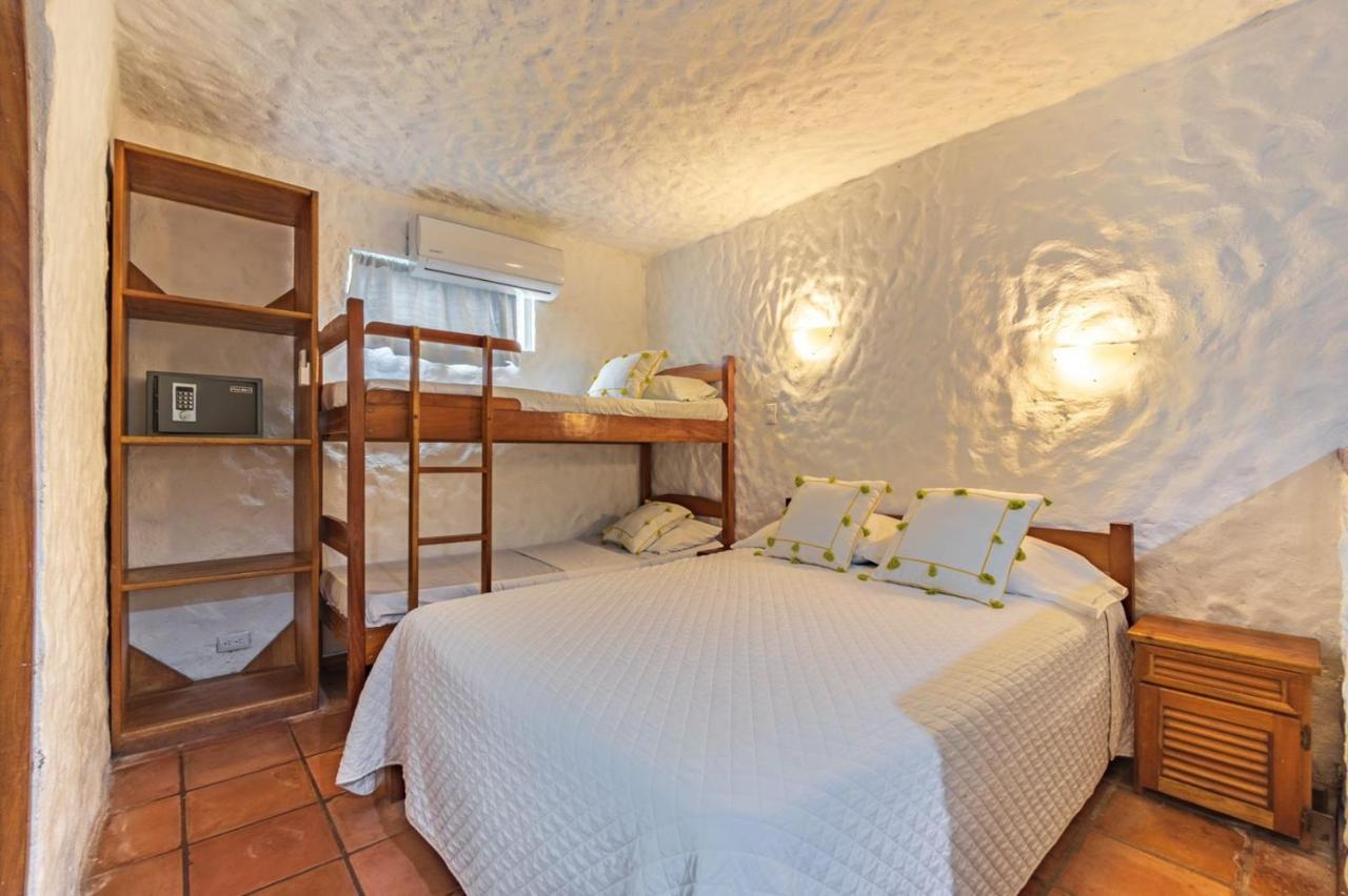 Ola Bonita Beachfront Apart Hotel 플라야 에르모사 외부 사진